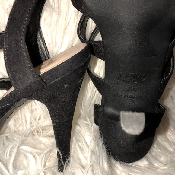 Black Strappy Platform Heels • 8W • New Look - Picture 5 of 7